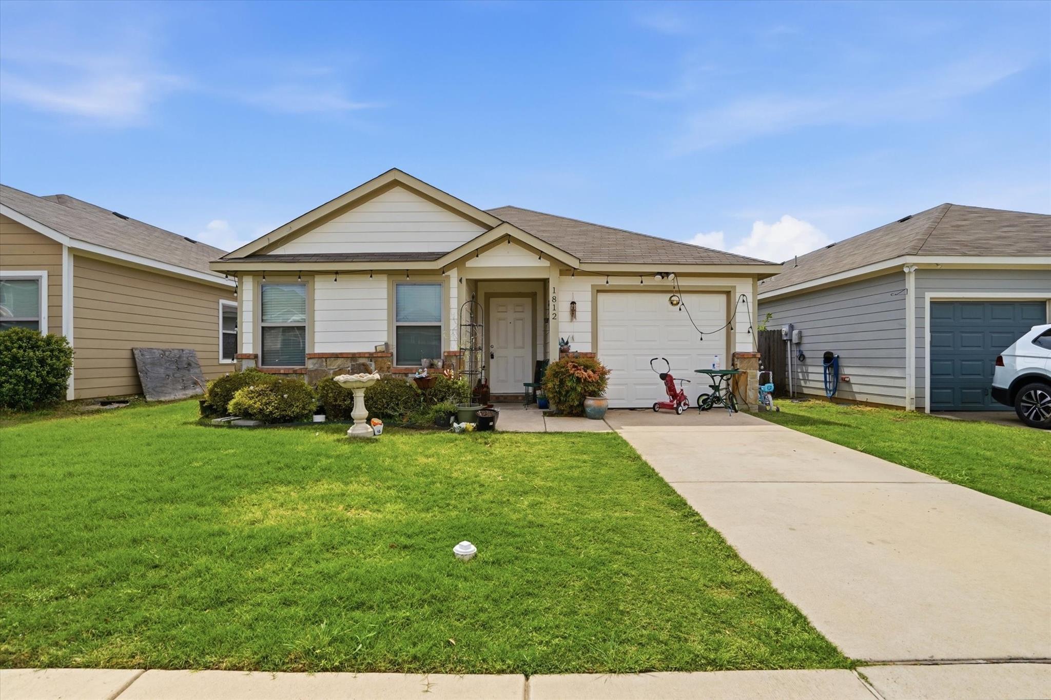 1812 Village Park Trail